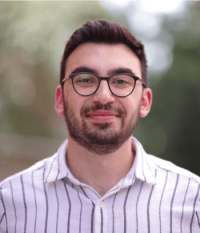 Armen's headshot